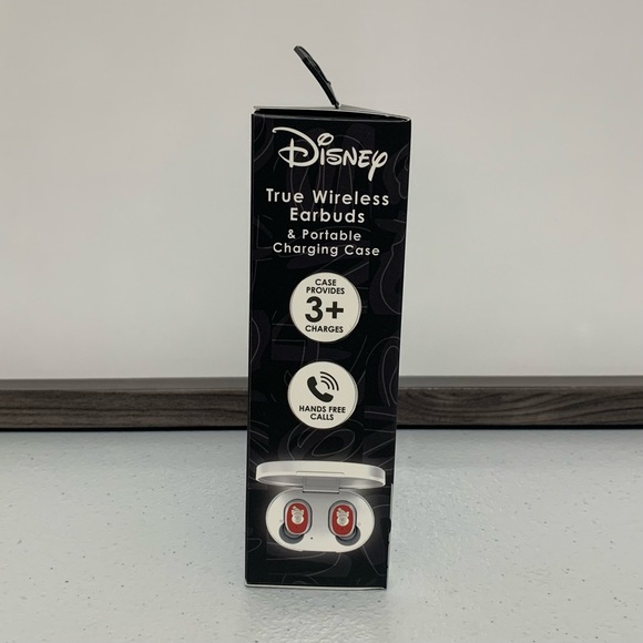 Disney Winnie the Pooh True Wireless Earbuds & Portable Charging Case-New in Box - Picture 2 of 10